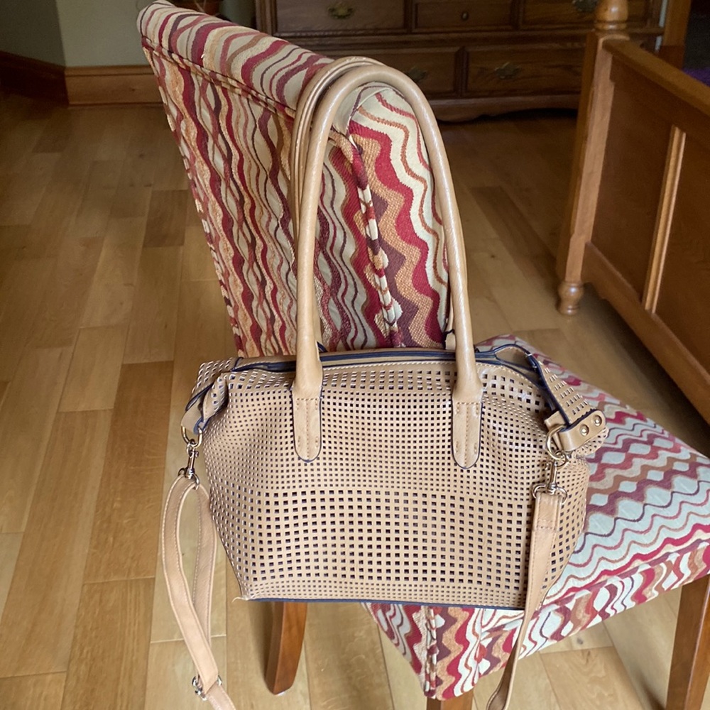 Naturalizer neutral beige purse with removable inner pouch